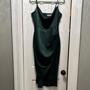 Showpo NWT emerald satin midi dress